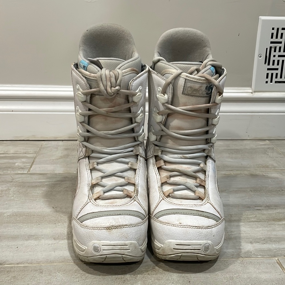 Burton snow boarding boots, snowboarding boots, snow boots